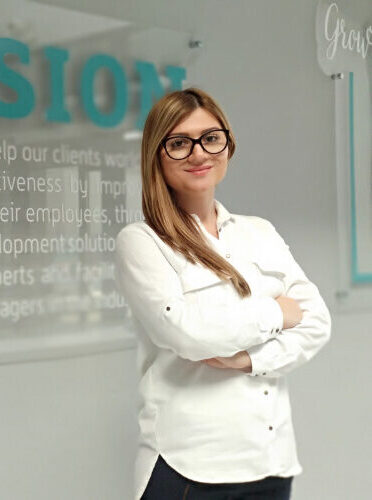 Marta Denkovska, Senior Sales and Business Dev Manager at Serpify